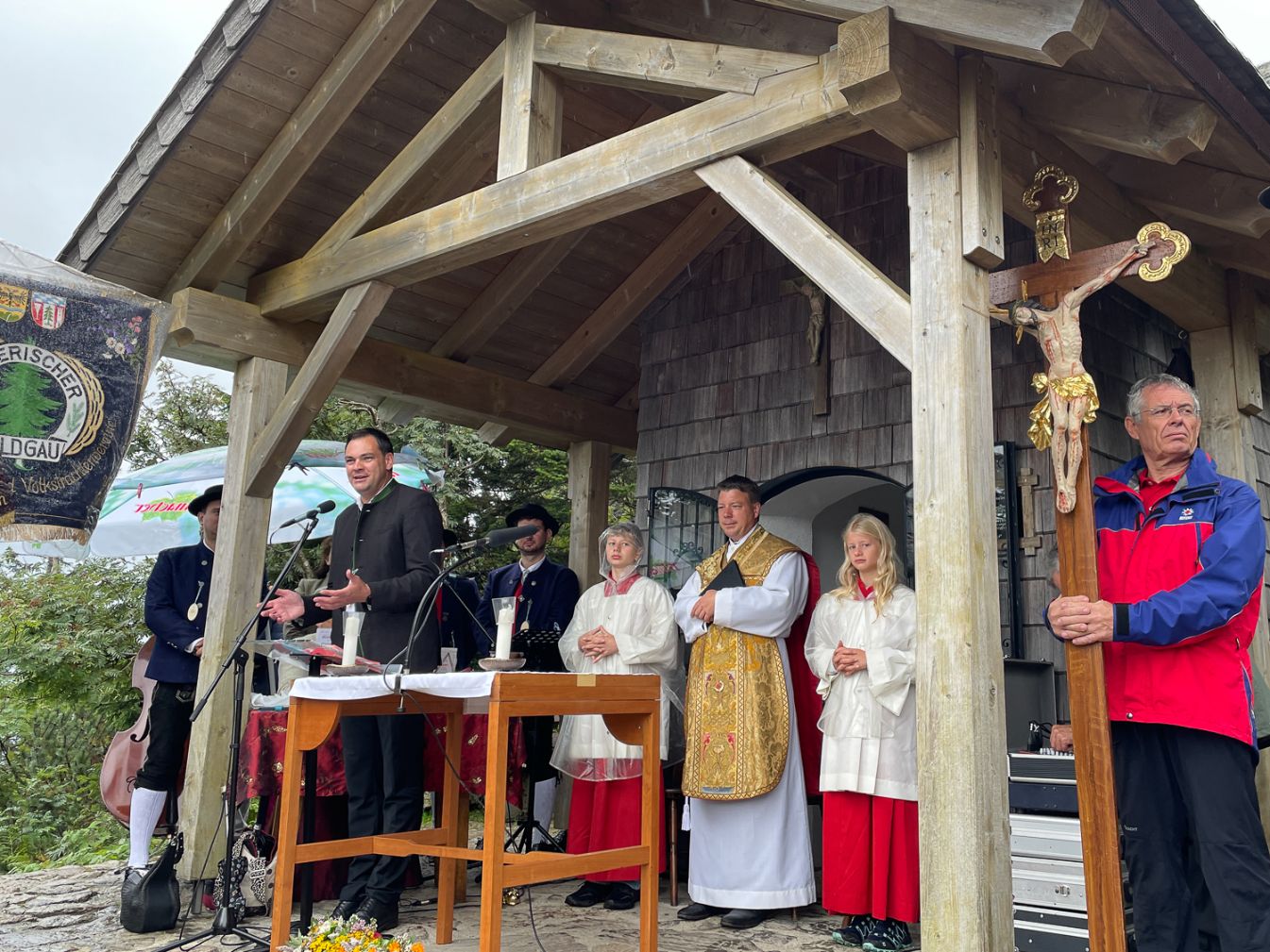 Arber-Bergkirchweih – Der traditionelle Berggottesdienst auf dem „König des Bayerwaldes“